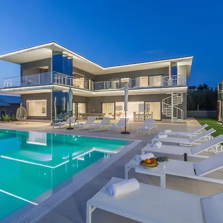 Gabrijela With Private Pool And Bbq Near Porec Kaštelir