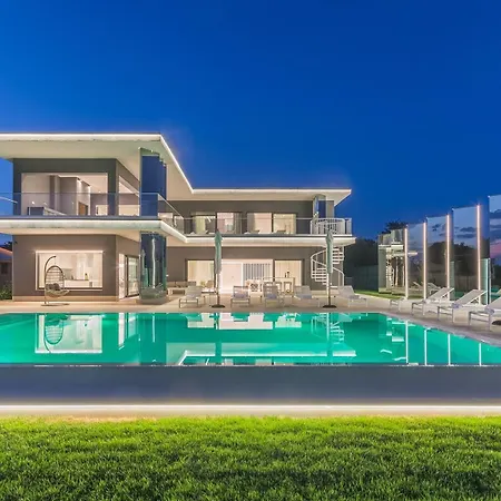 Vila Gabrijela With Private Pool And Bbq Near Porec